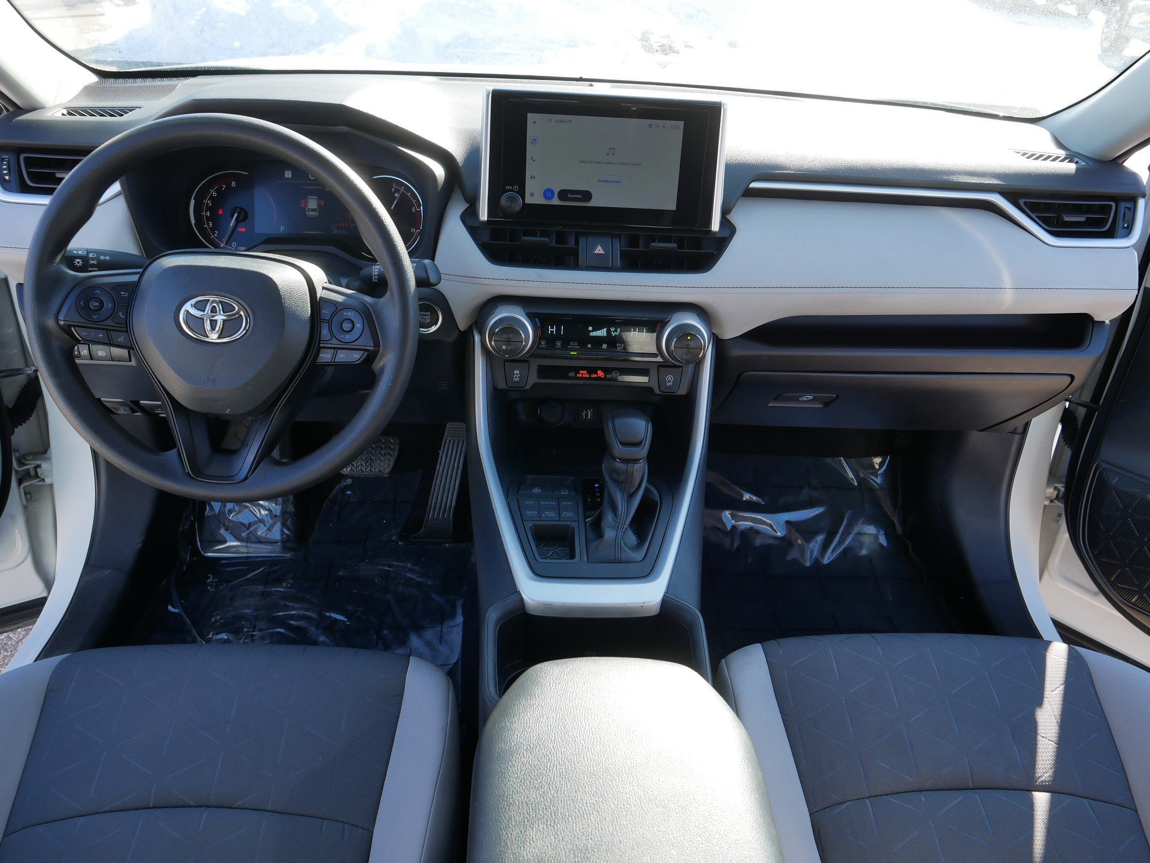 Used 2023 Toyota RAV4 XLE image 21