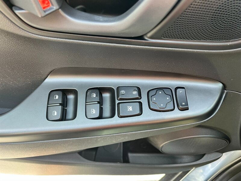 Used 2021 Hyundai Kona SEL AWD/4WD image 25