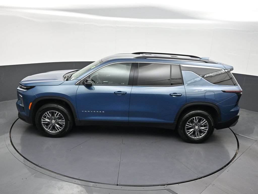 Used 2025 Chevrolet Traverse LT w/ Driver Confidence Package FWD image 22