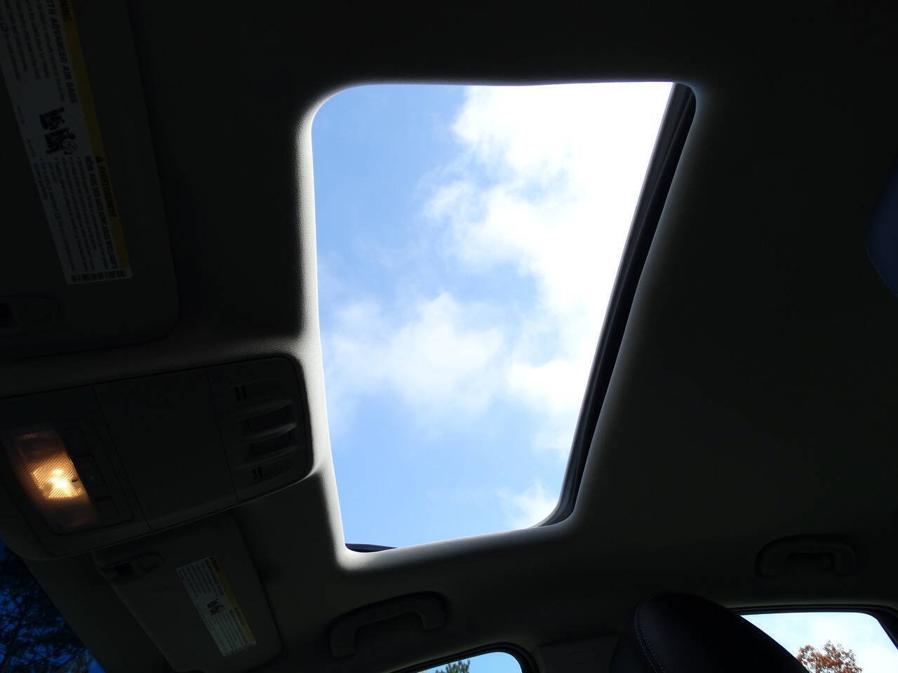 Used 2012 Buick Verano Leather FWD image 11