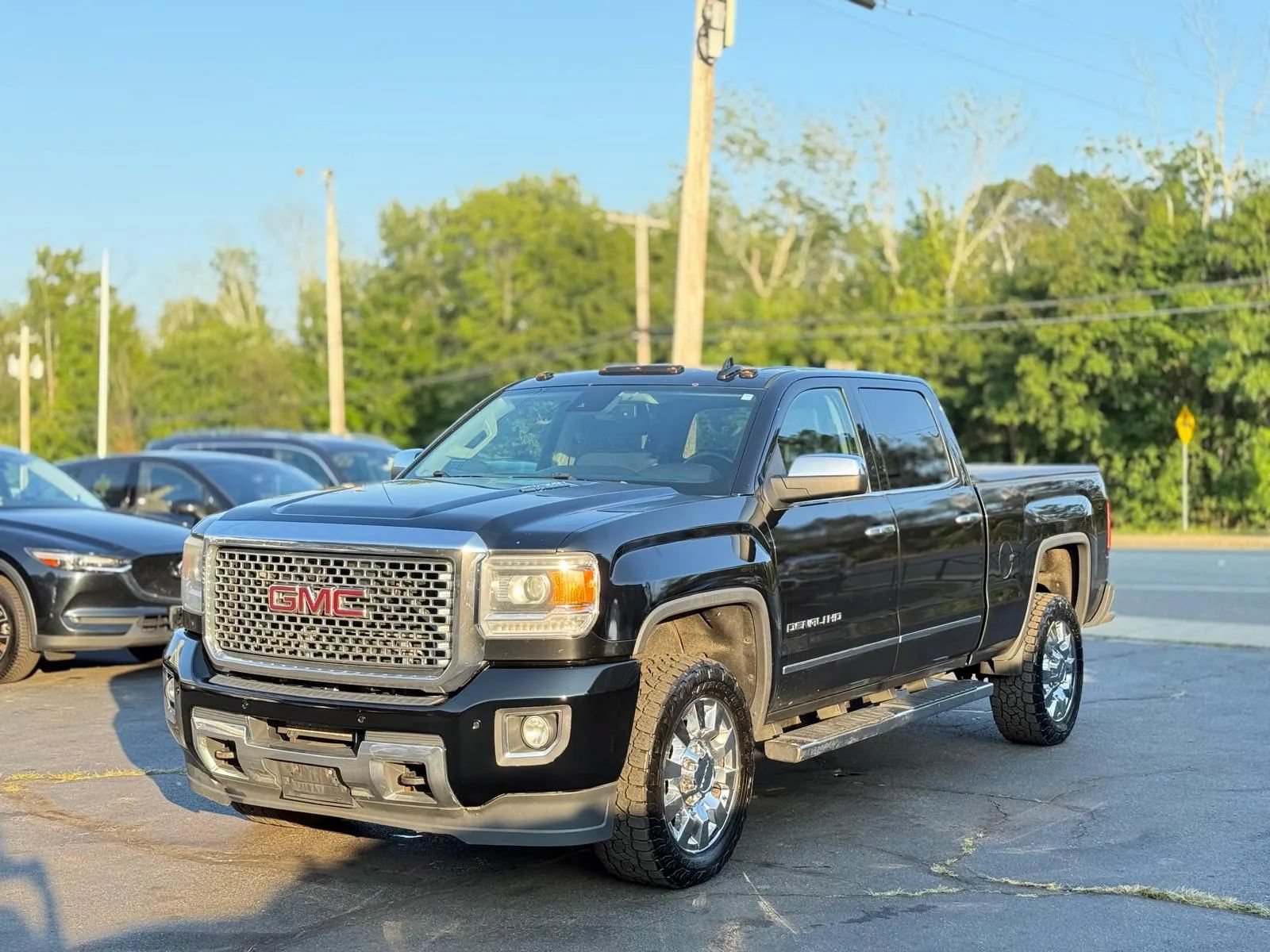 Used 2015 GMC Sierra 2500 Denali w/ Duramax Plus Package AWD/4WD image 4