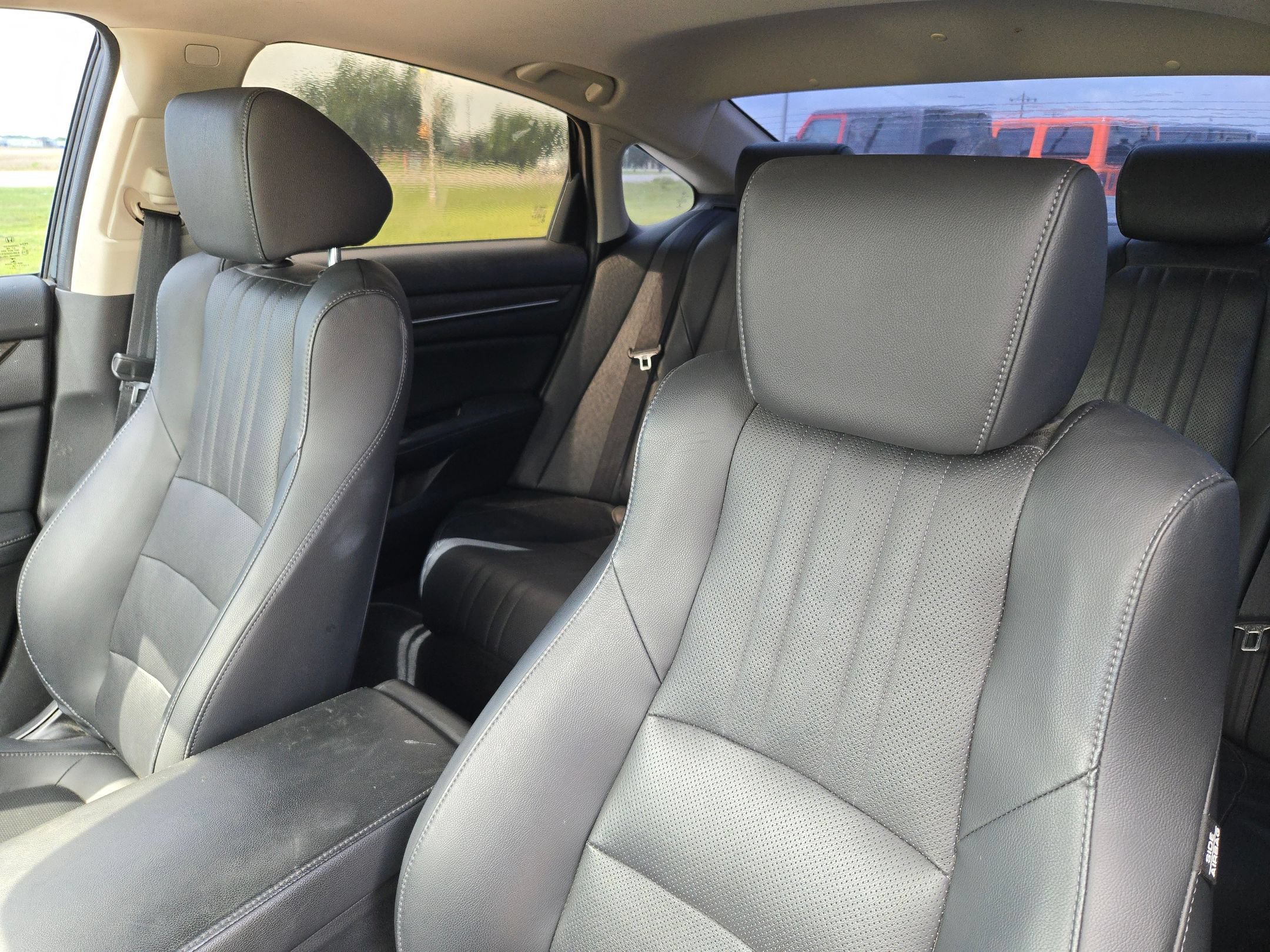 Used 2018 Honda Accord EX-L image 9