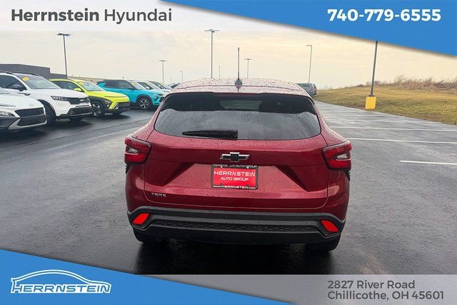 Used 2025 Chevrolet Trax LS w/ LS Convenience Package image 26
