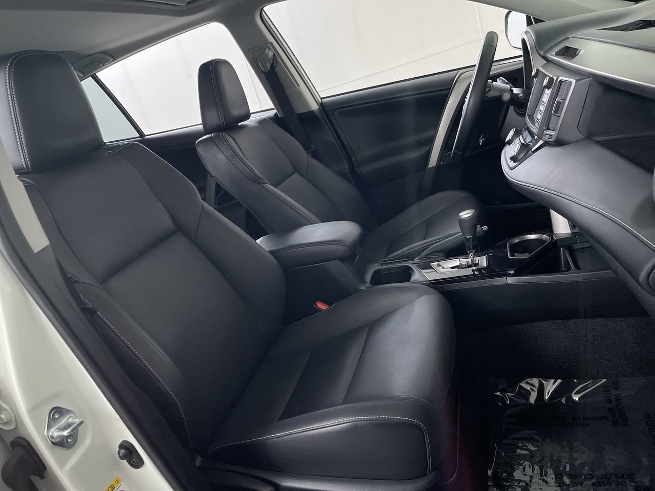 Used 2018 Toyota RAV4 Limited AWD/4WD image 28