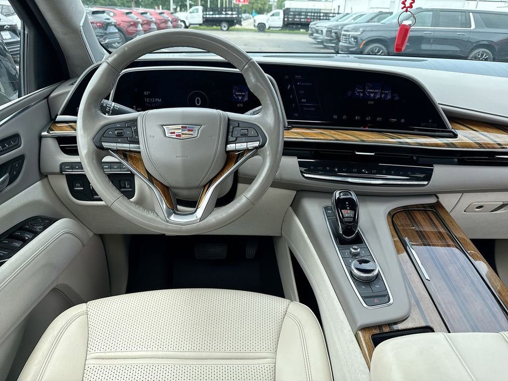 Used 2022 Cadillac Escalade ESV Premium Luxury Platinum AWD/4WD image 14