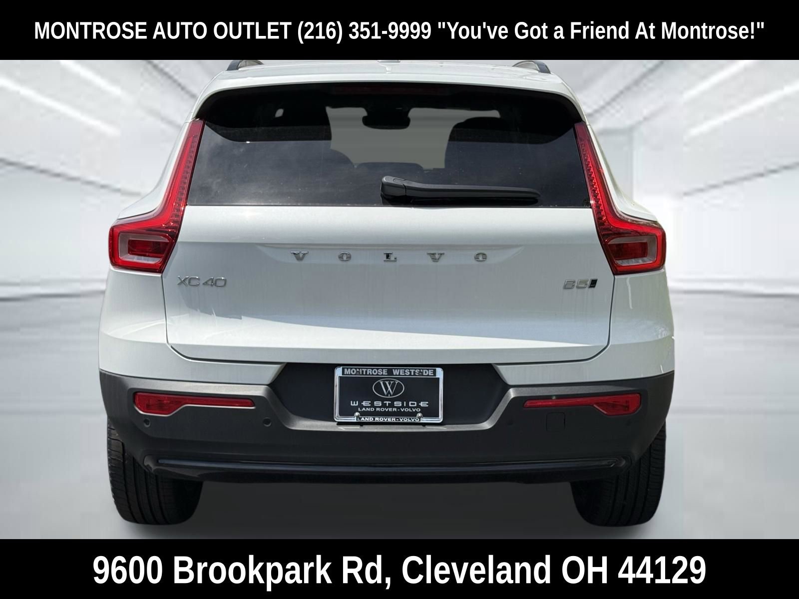 New 2026 Volvo XC40 B5 Plus w/ Protection Package Premier AWD/4WD image 4