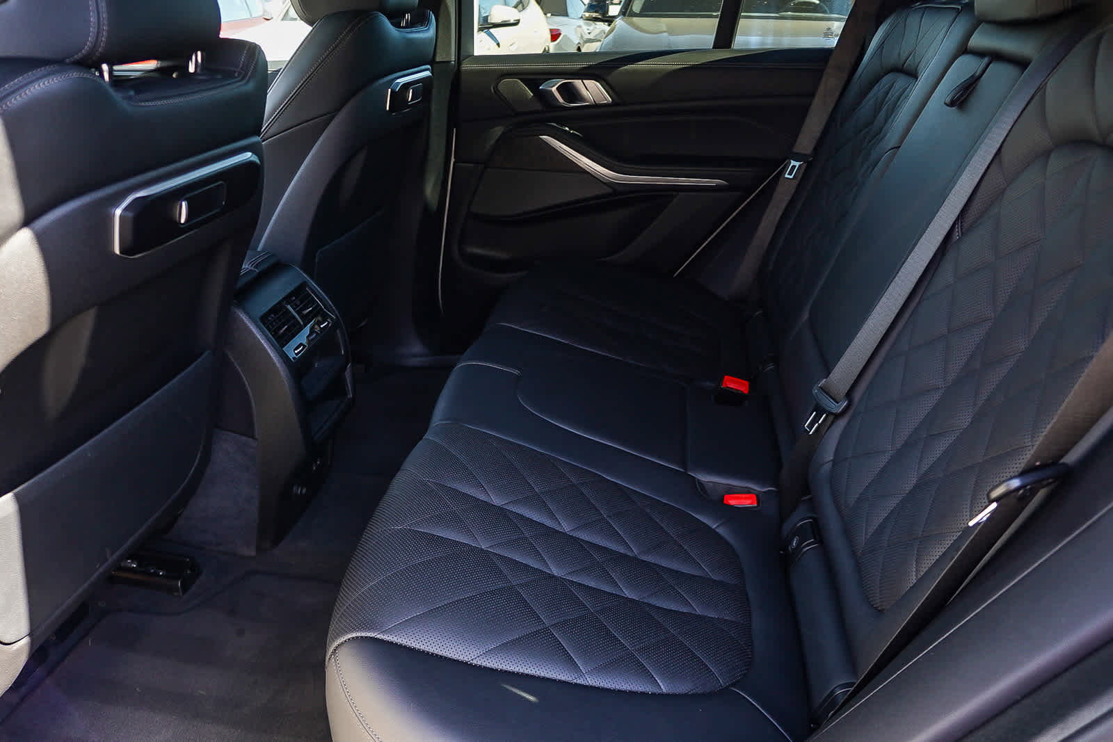 Used 2025 BMW X5 sDrive40i w/ Premium Package image 21