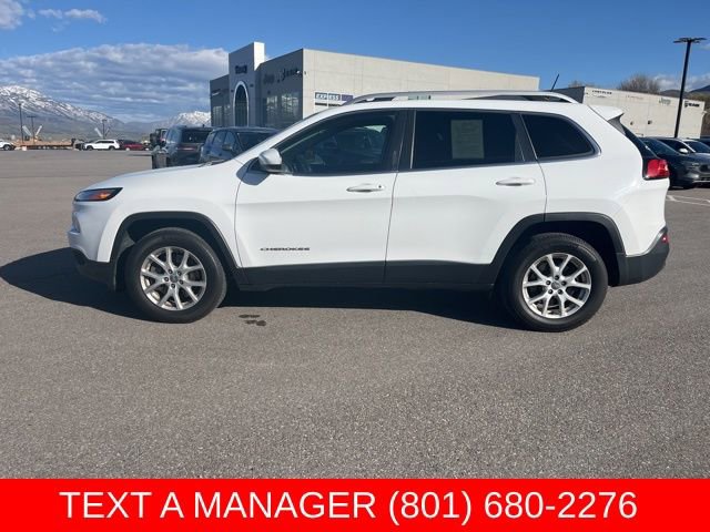 Used 2017 Jeep Cherokee Latitude w/ Cold Weather Group AWD/4WD image 7