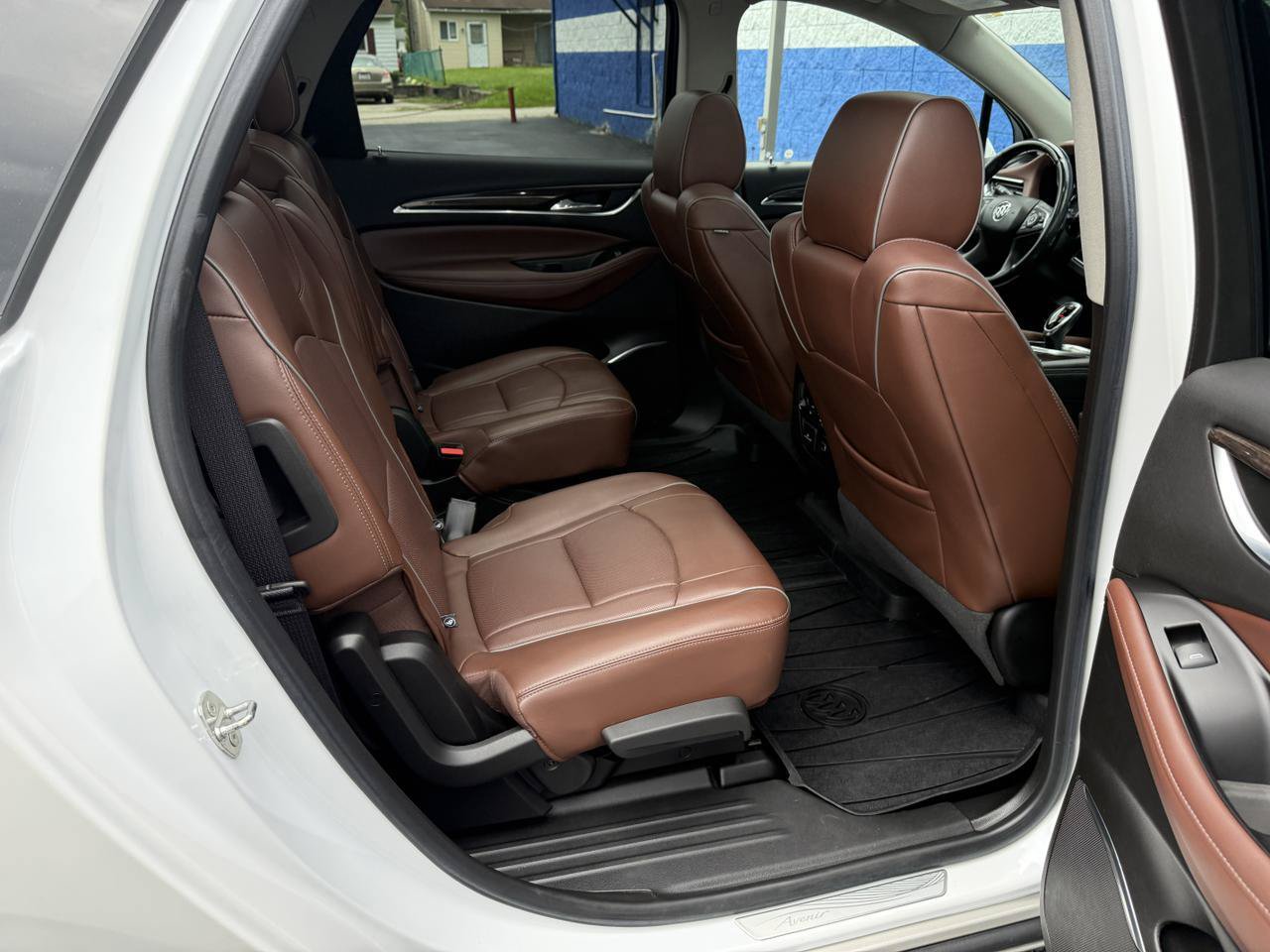 Used 2018 Buick Enclave Avenir w/ Avenir Technology Package AWD/4WD image 25