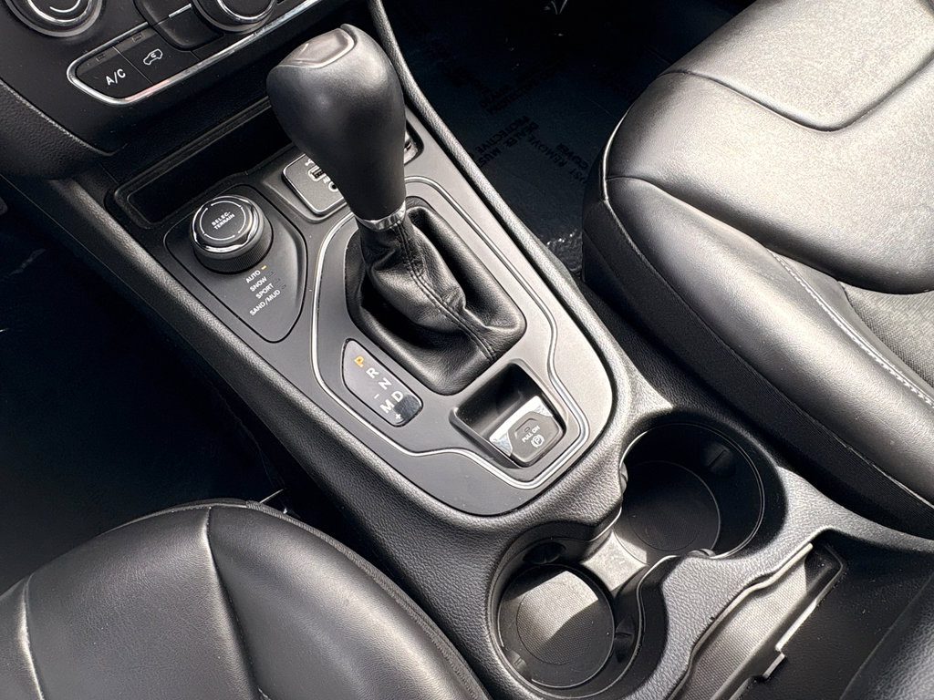 Used 2019 Jeep Cherokee Latitude Plus image 26