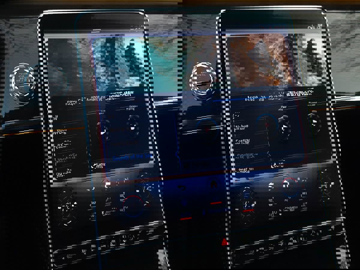 Used 2023 Mercedes-Benz S 580e 4MATIC Sedan w/ Warmth & Comfort Package image 54