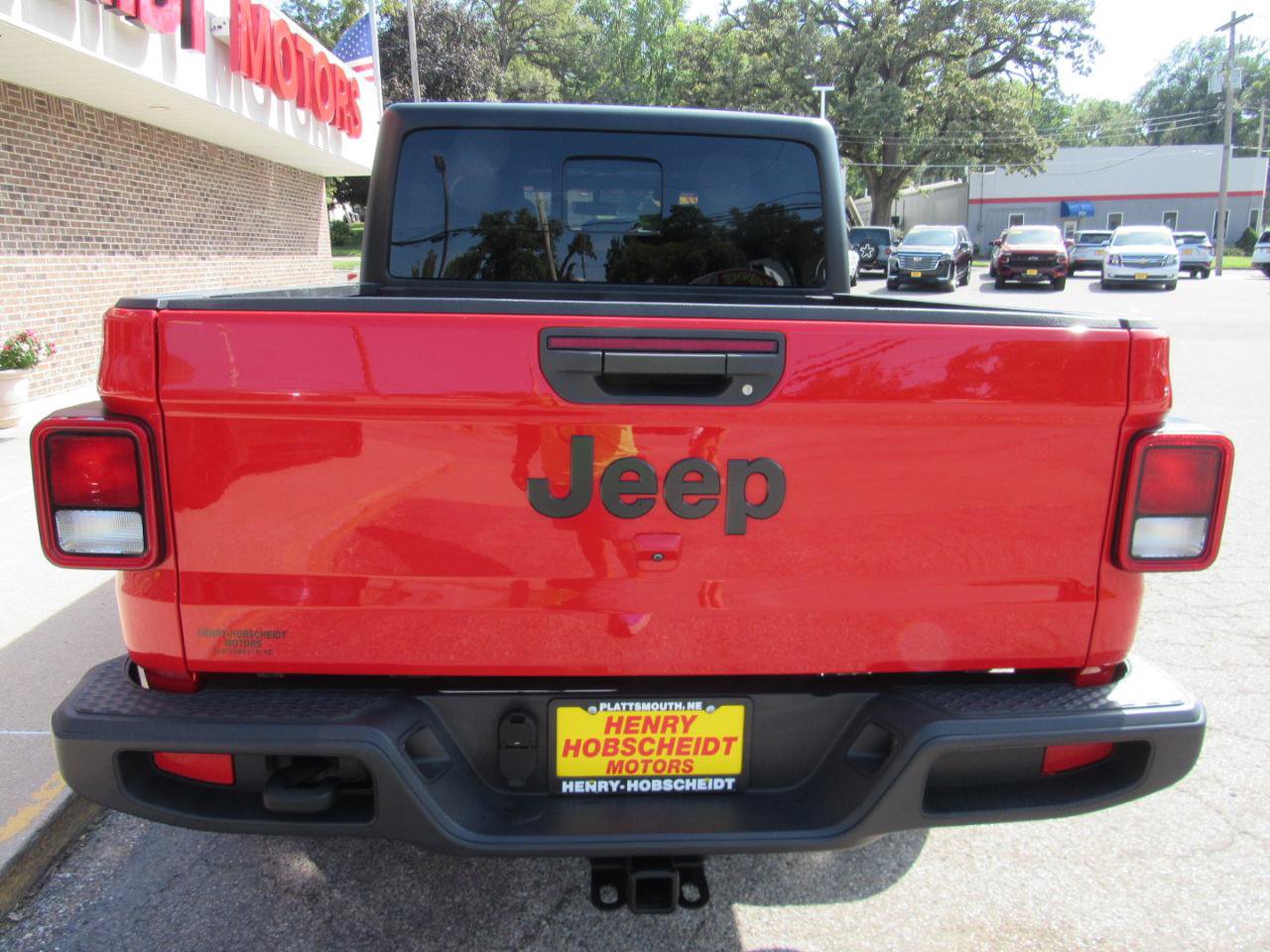 Used 2023 Jeep Gladiator Sport AWD/4WD image 3