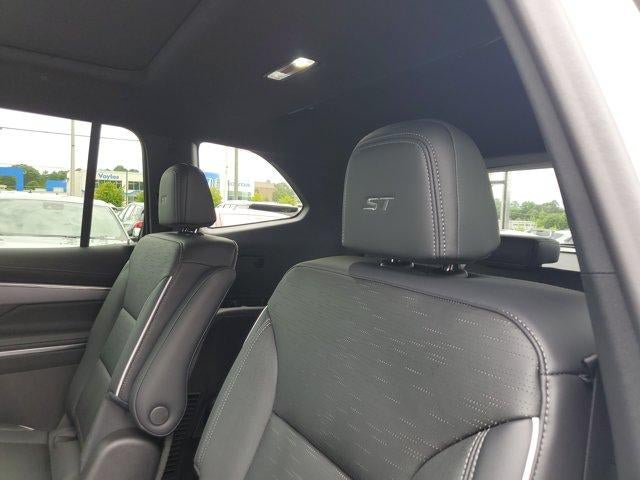 New 2026 Buick Enclave Sport Touring w/ Power Package FWD image 10