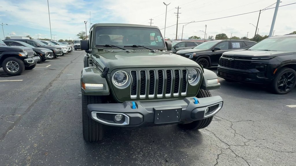 Used 2023 Jeep Wrangler Unlimited Sahara w/ Cold Weather Group AWD/4WD image 3