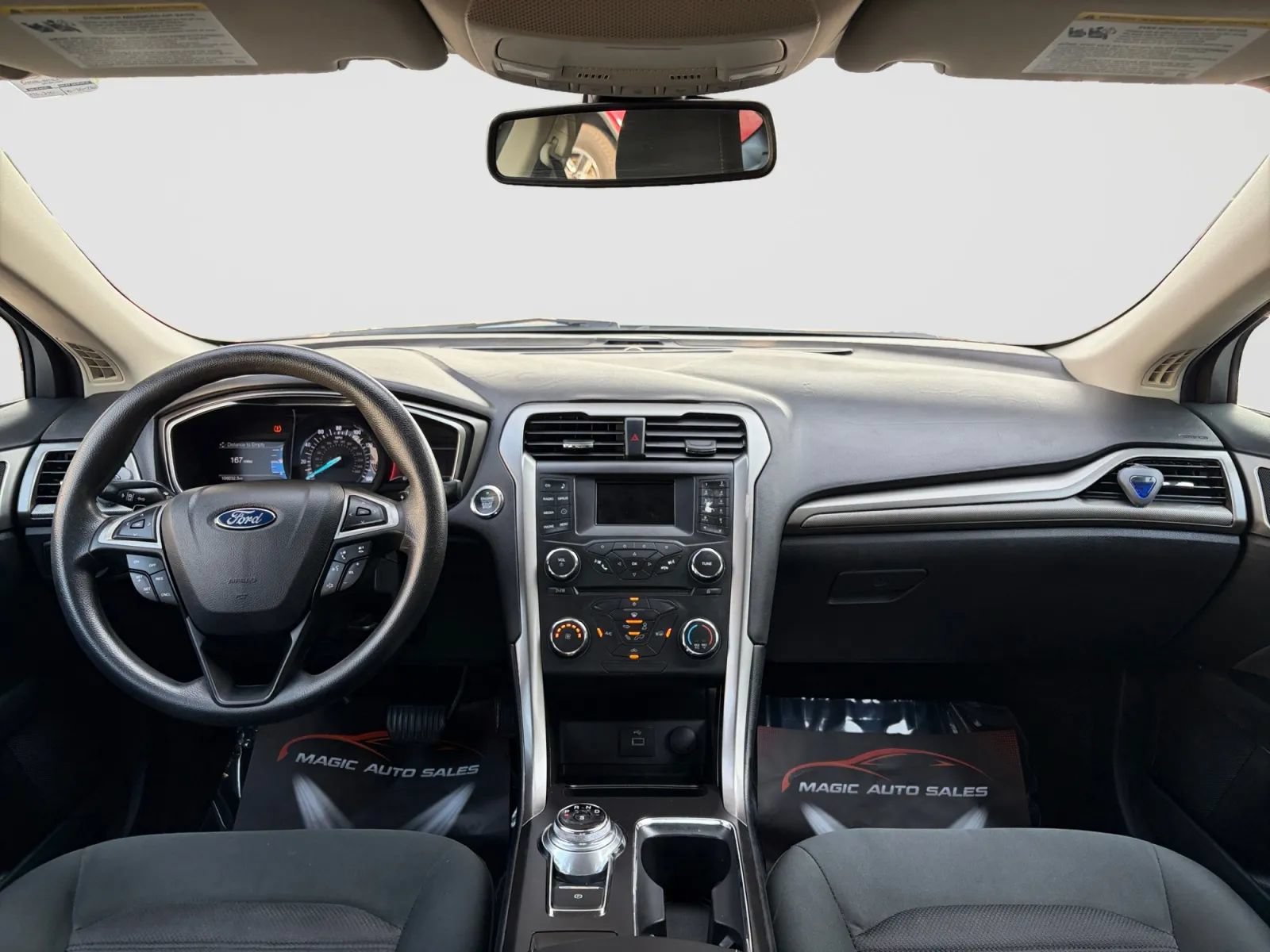 Used 2017 Ford Fusion SE FWD image 22