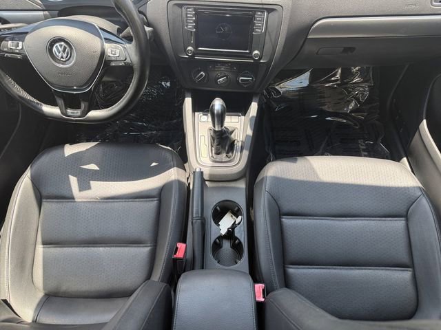 Used 2017 Volkswagen Jetta SE FWD image 6