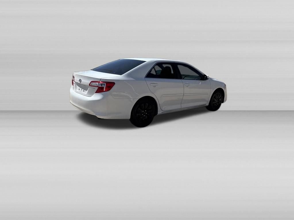 Used 2014 Toyota Camry LE FWD image 5