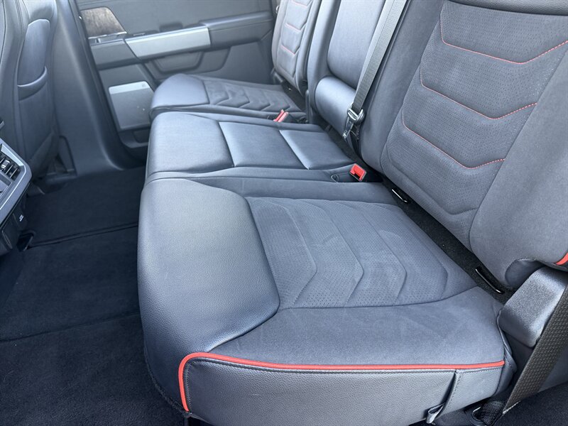 Used 2023 Ford F250 Lariat w/ Lariat Ultimate Package AWD/4WD image 98