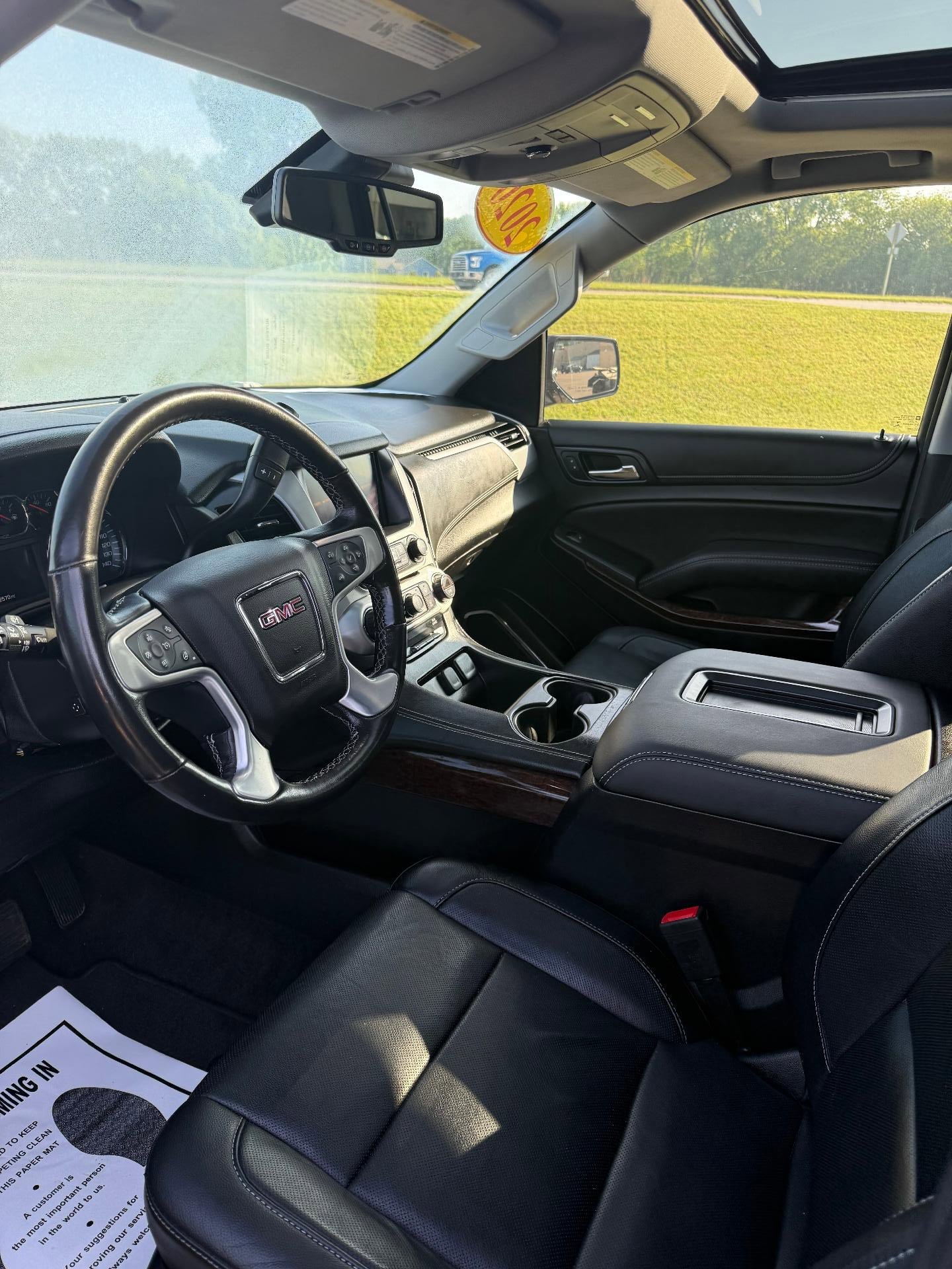 Used 2020 GMC Yukon SLT w/ Premium Edition AWD/4WD image 4