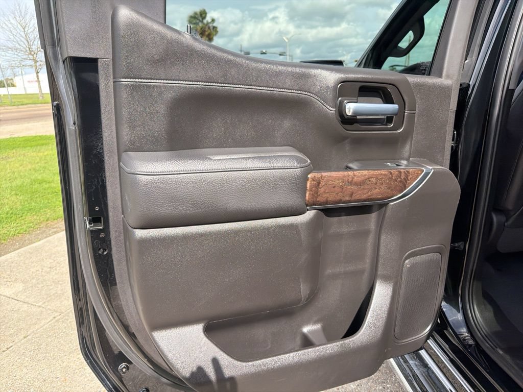 Used 2021 GMC Sierra 1500 Denali w/ Driver Alert Package II AWD/4WD image 16