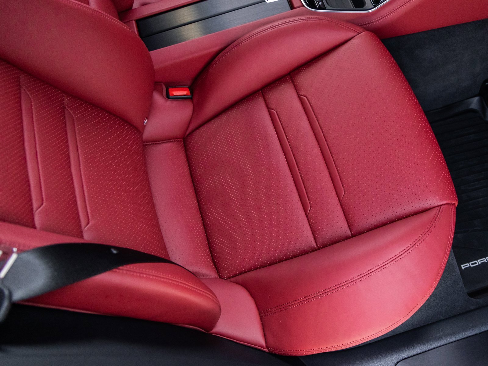 Used 2023 Porsche Panamera GTS image 37