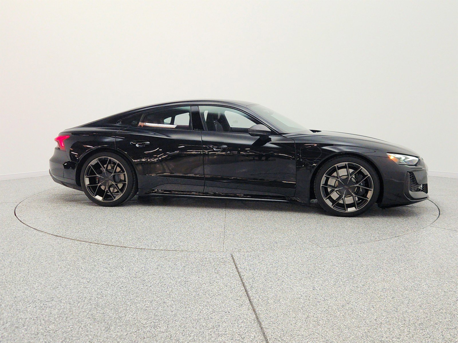 Used 2025 Audi RS e-tron GT performance AWD/4WD image 4