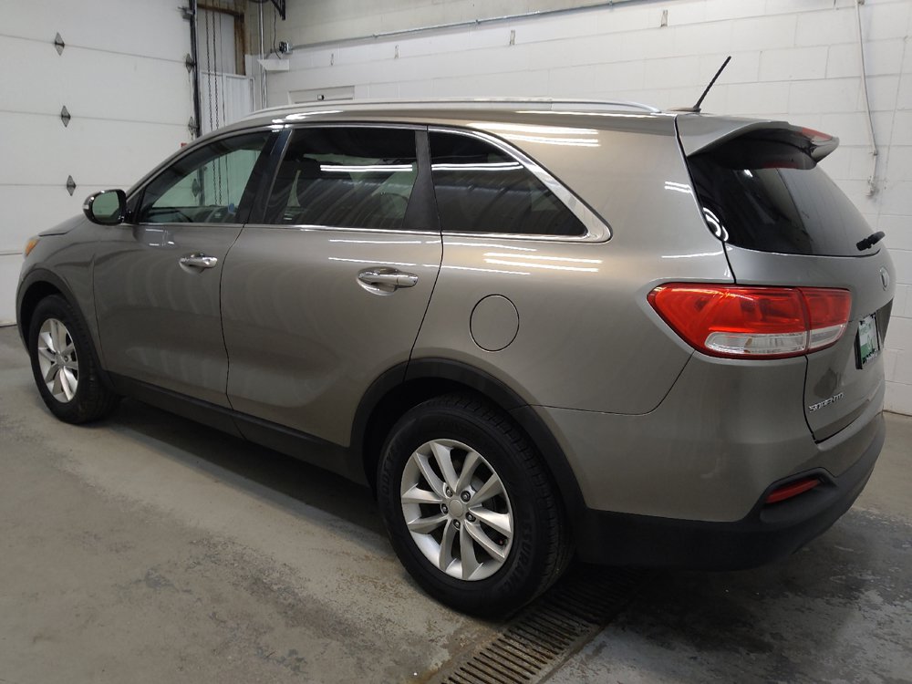 Used 2016 Kia Sorento FWD image 3