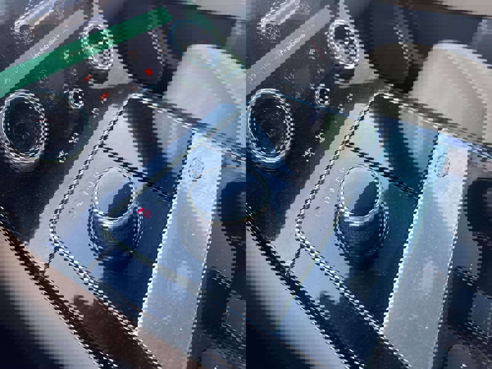 Used 2018 Land Rover Range Rover Velar R-Dynamic SE image 26