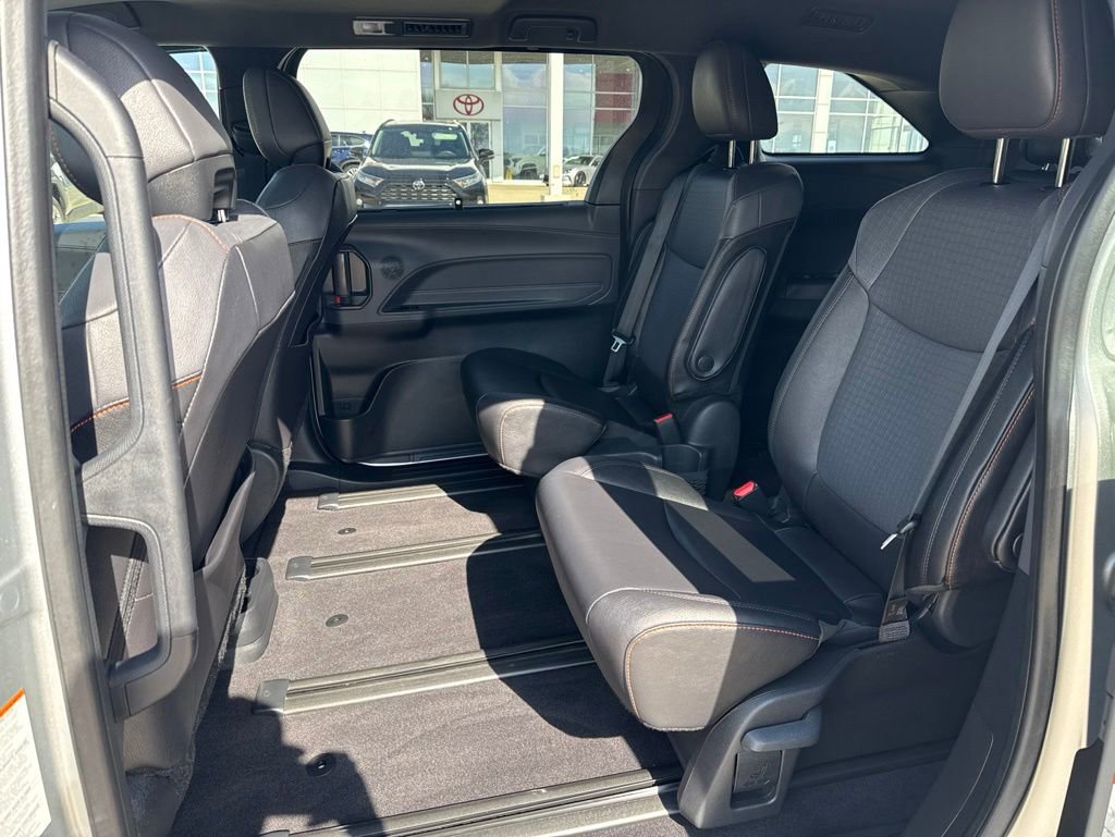 Used 2024 Toyota Sienna XSE AWD/4WD image 10
