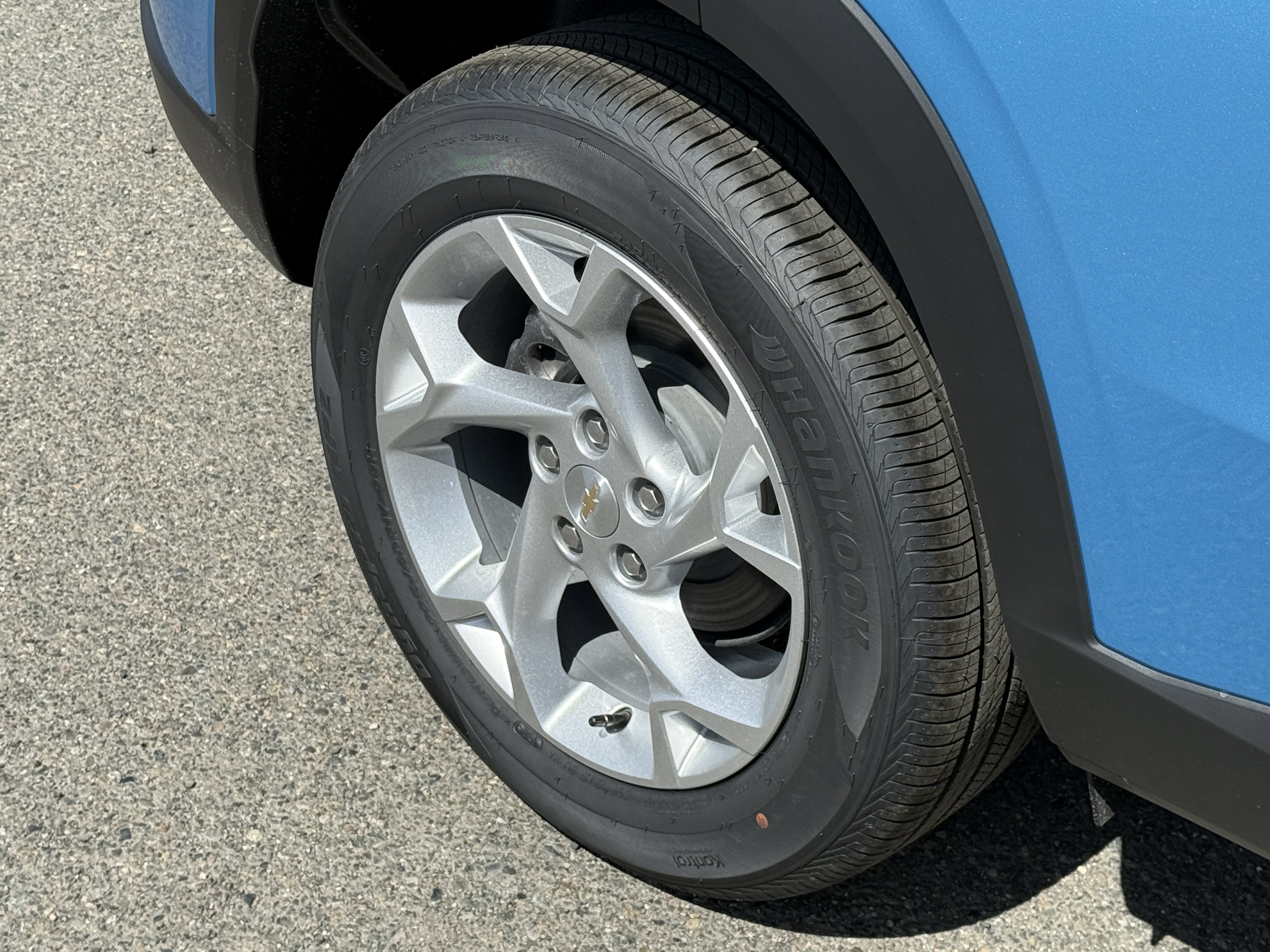 New 2026 Chevrolet Trax LS w/ LS Convenience Package FWD image 28