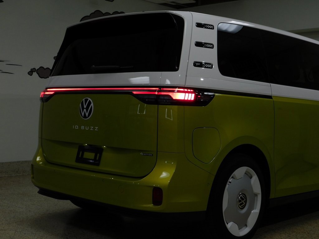 Used 2025 Volkswagen ID. Buzz 1st Edition image 88