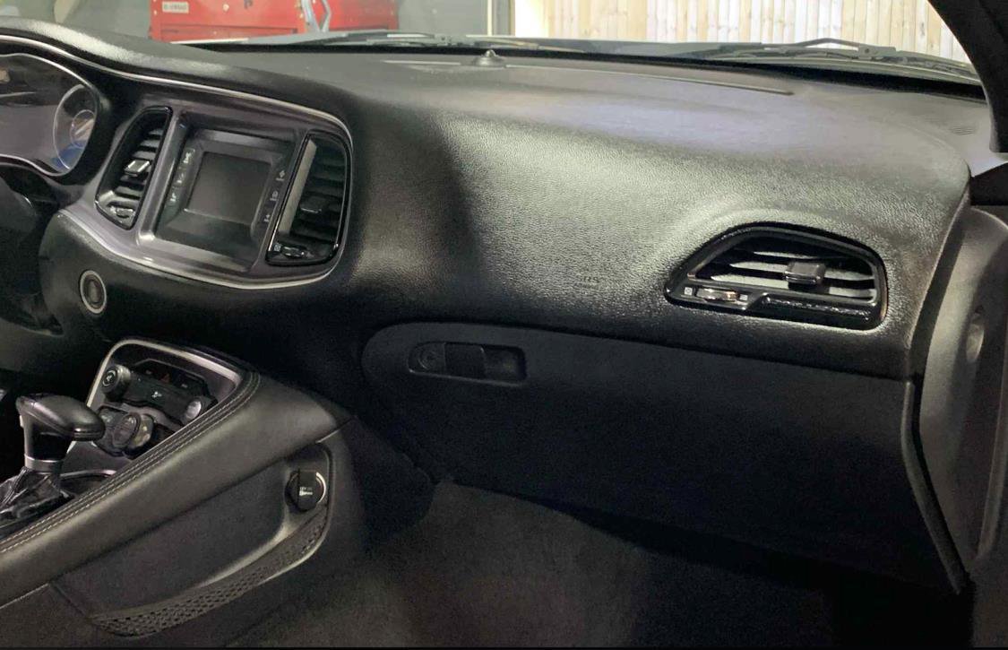 Used 2016 Dodge Challenger SXT image 20