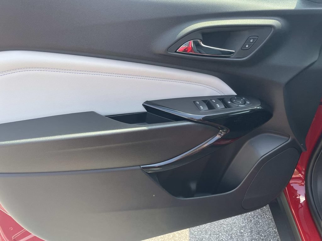 New 2026 Chevrolet Trax LT w/ Midnight Edition FWD image 14