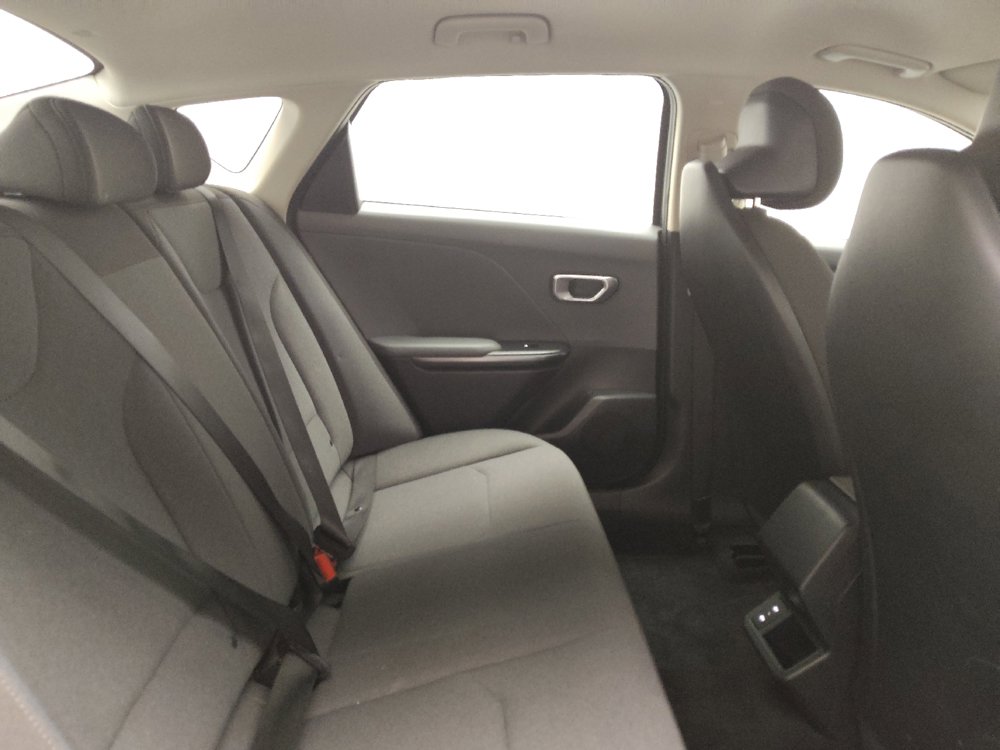 Used 2025 Kia K4 FWD image 19