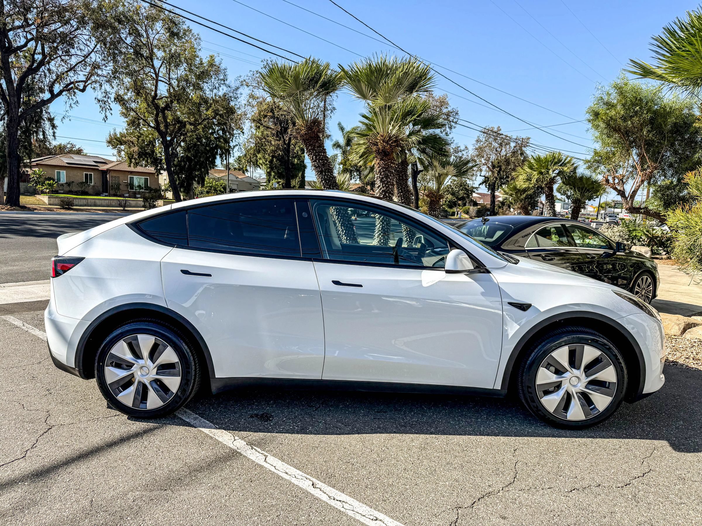 Used 2024 Tesla Model Y Long Range AWD/4WD image 15