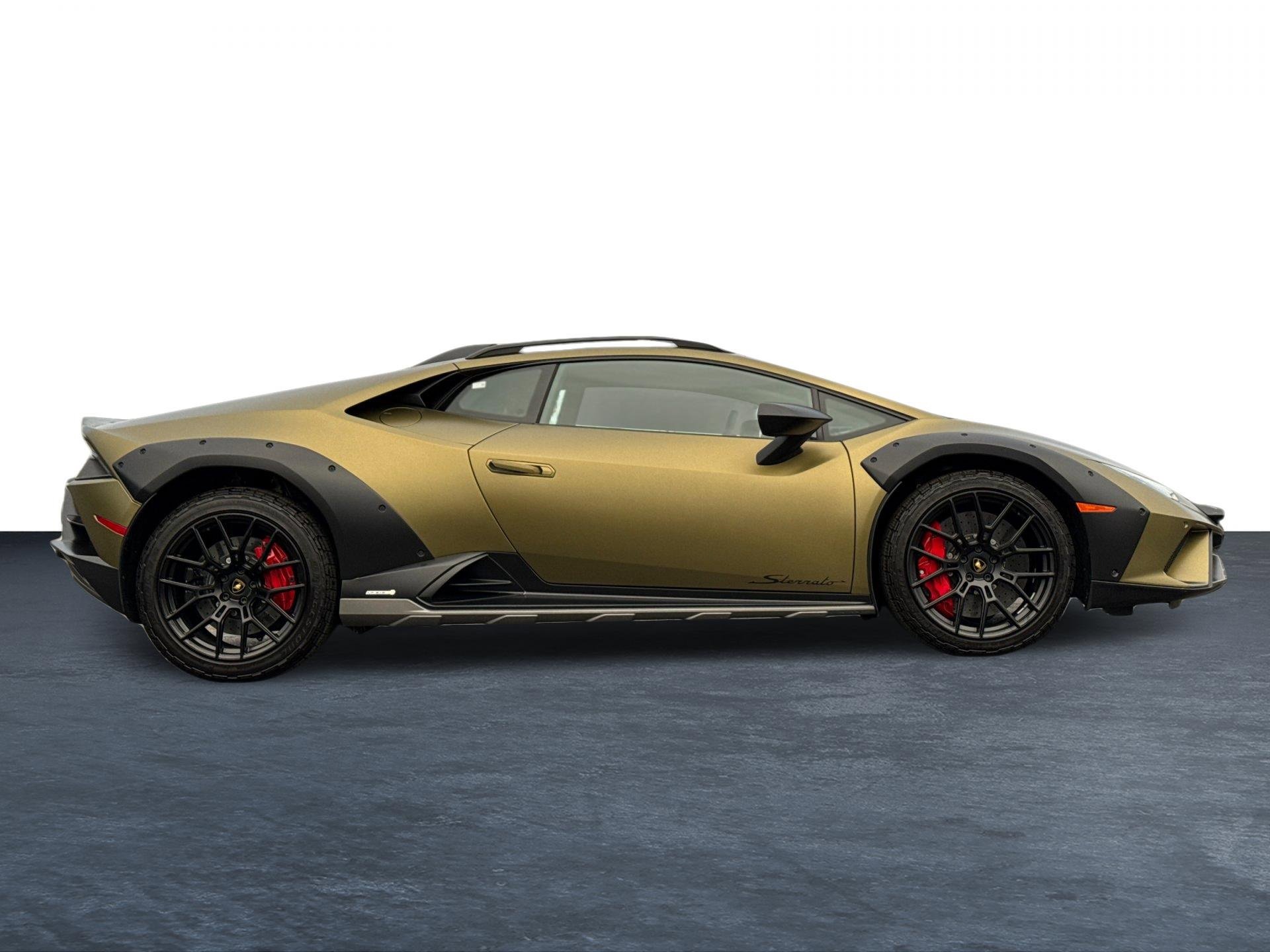 Used 2024 Lamborghini Huracan Sterrato image 2