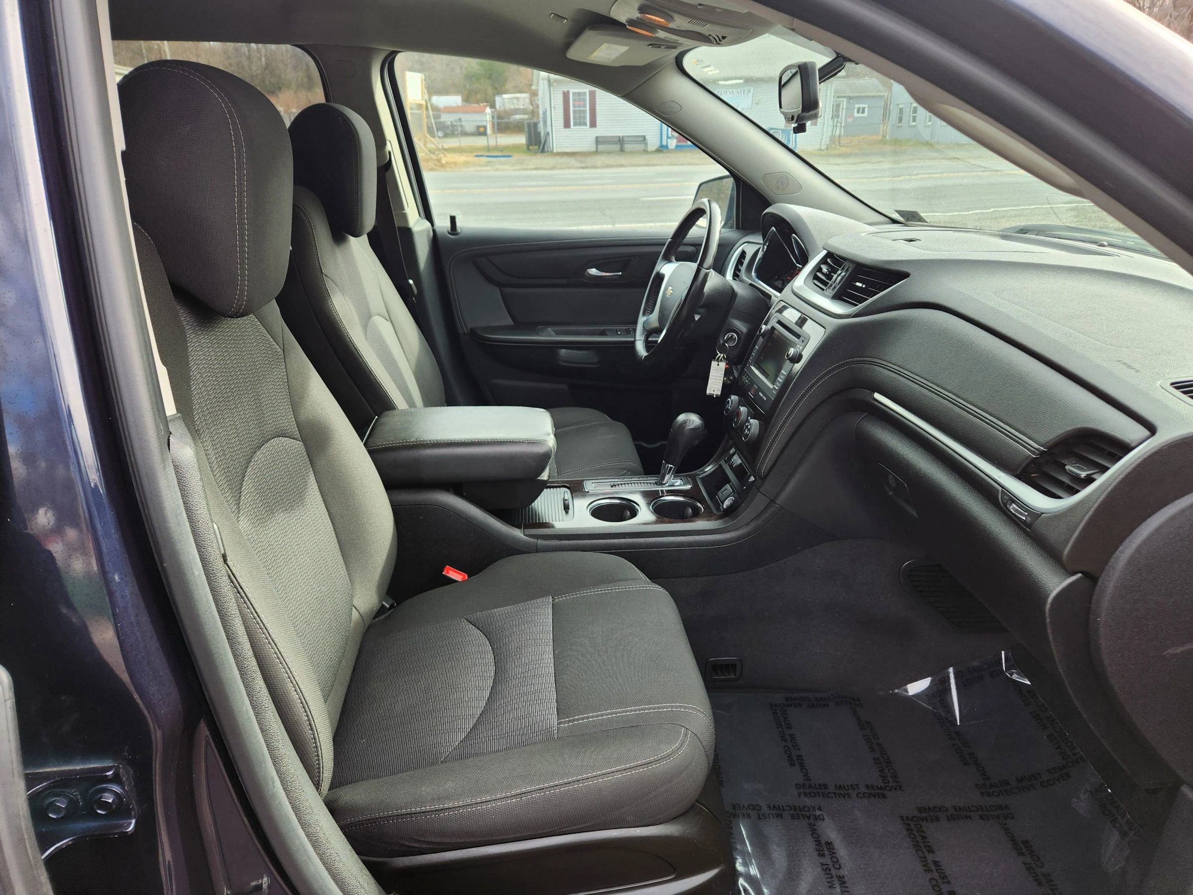 Used 2017 Chevrolet Traverse LT w/ Style and Technology Package image 17