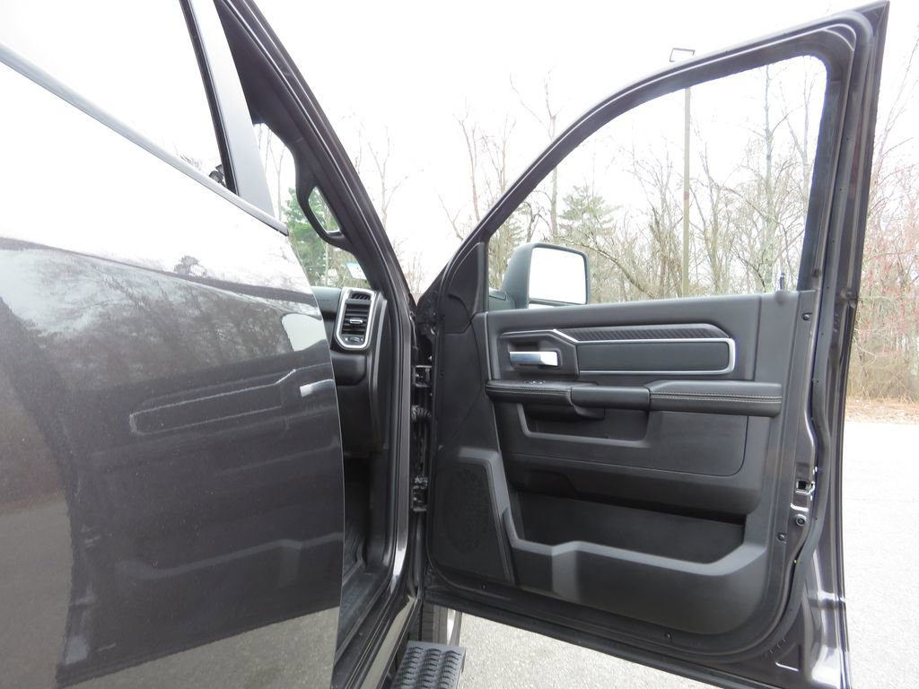 Used 2025 RAM 2500 Big Horn AWD/4WD image 12