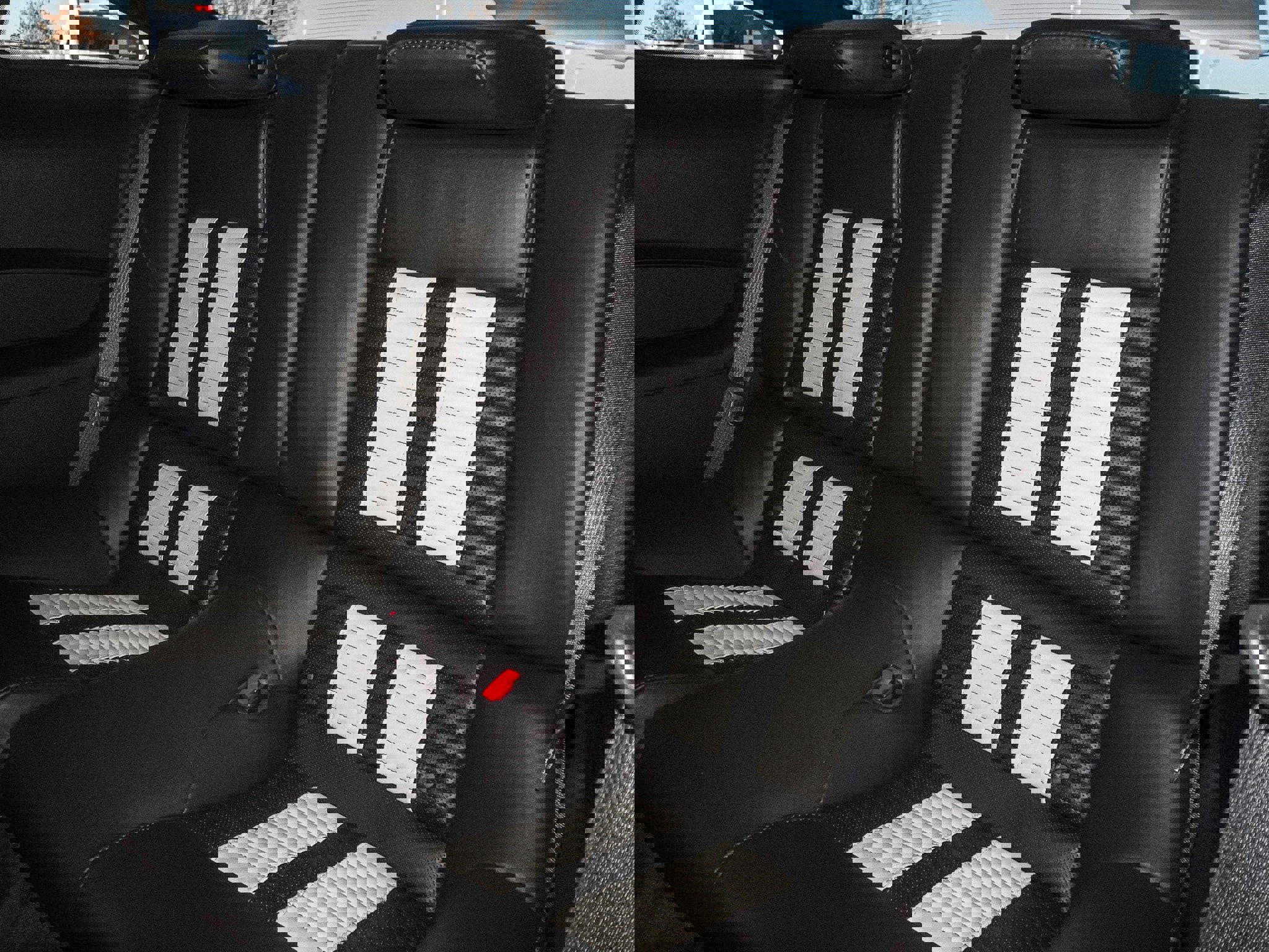 Used 2011 Ford Mustang Shelby GT500 w/ Electronics Pkg image 33