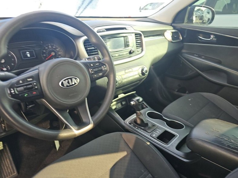 Used 2017 Kia Sorento LX image 23