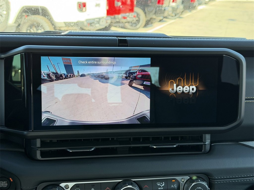 New 2025 Jeep Gladiator Sport image 15