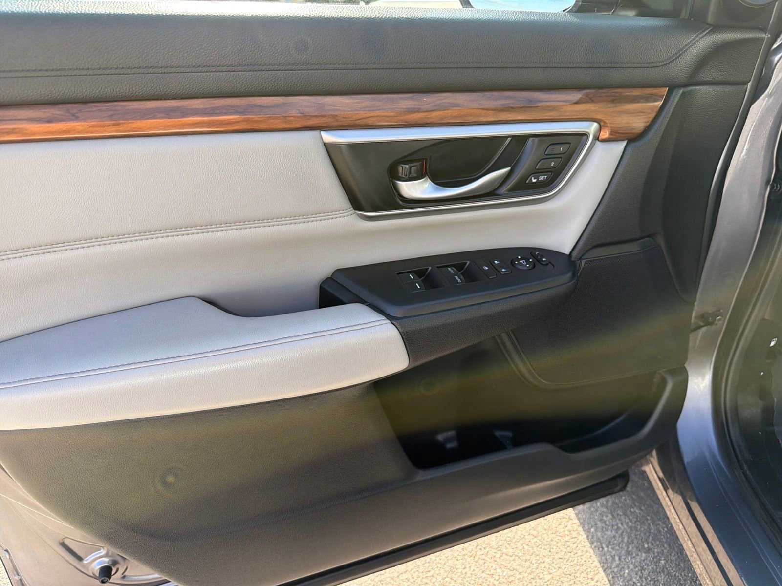 Used 2021 Honda CR-V EX-L image 16