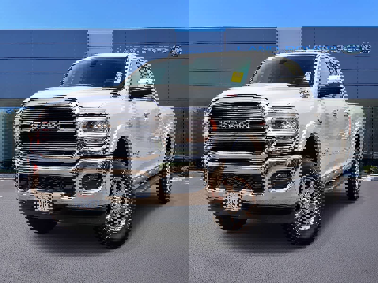 Used 2022 RAM 2500 Laramie AWD/4WD image 1