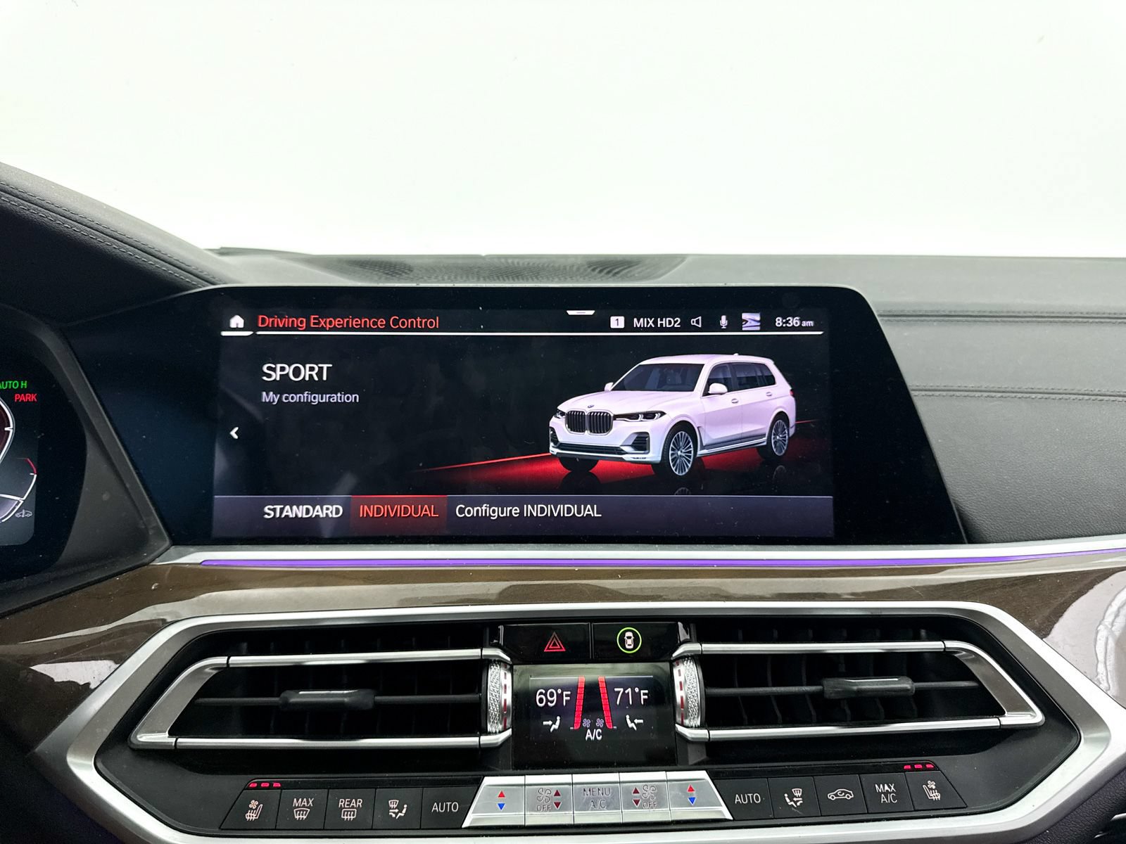 Used 2019 BMW X7 xDrive40i w/ Premium Package AWD/4WD image 11