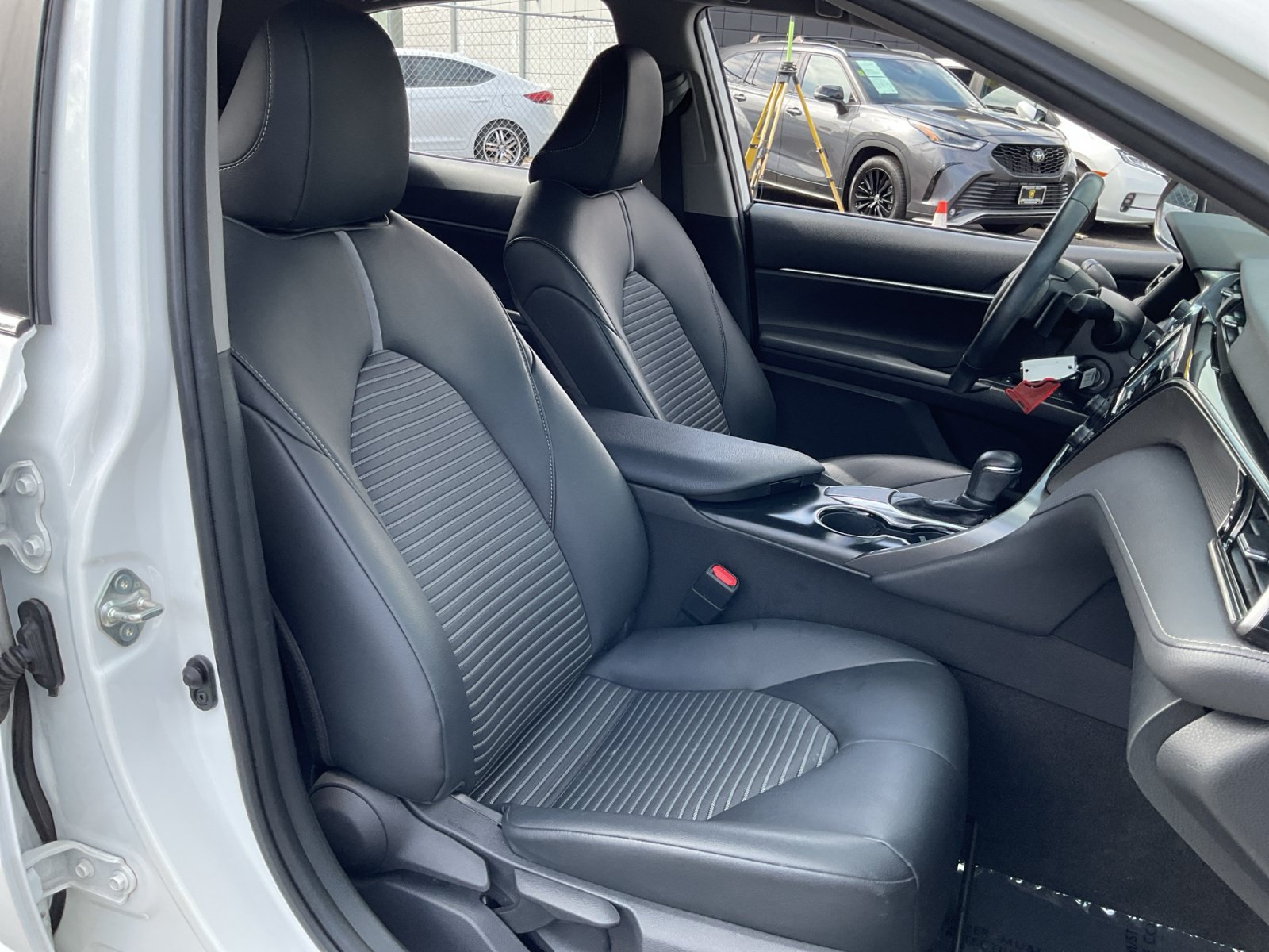 Used 2019 Toyota Camry SE FWD image 21