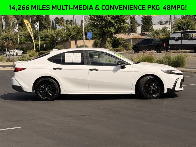 Used 2025 Toyota Camry SE FWD image 4
