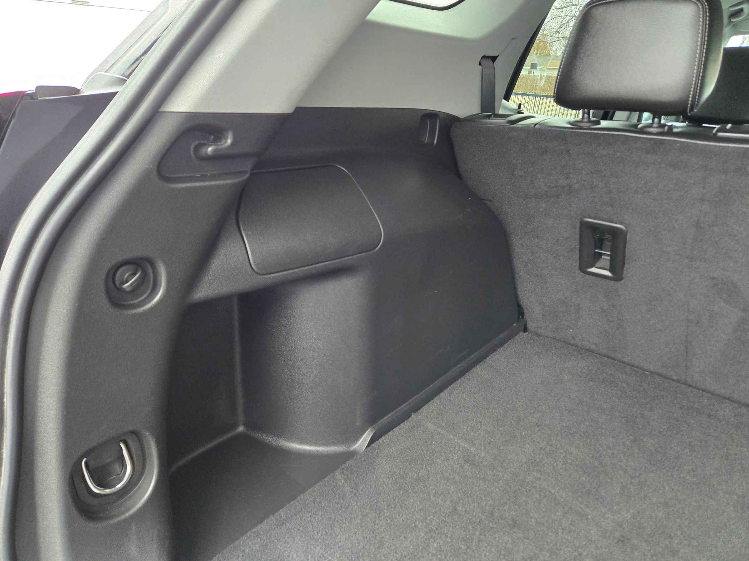 Used 2024 GMC Terrain SLT image 57