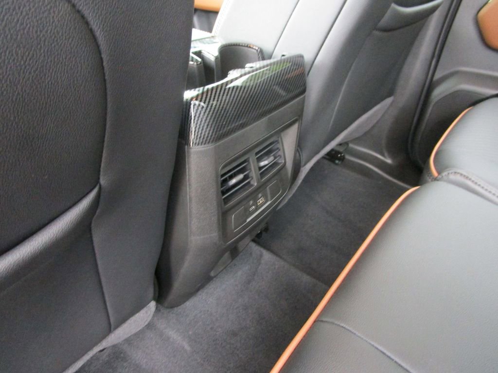 Used 2025 GMC Canyon AT4 w/ Technology Plus Package image 18