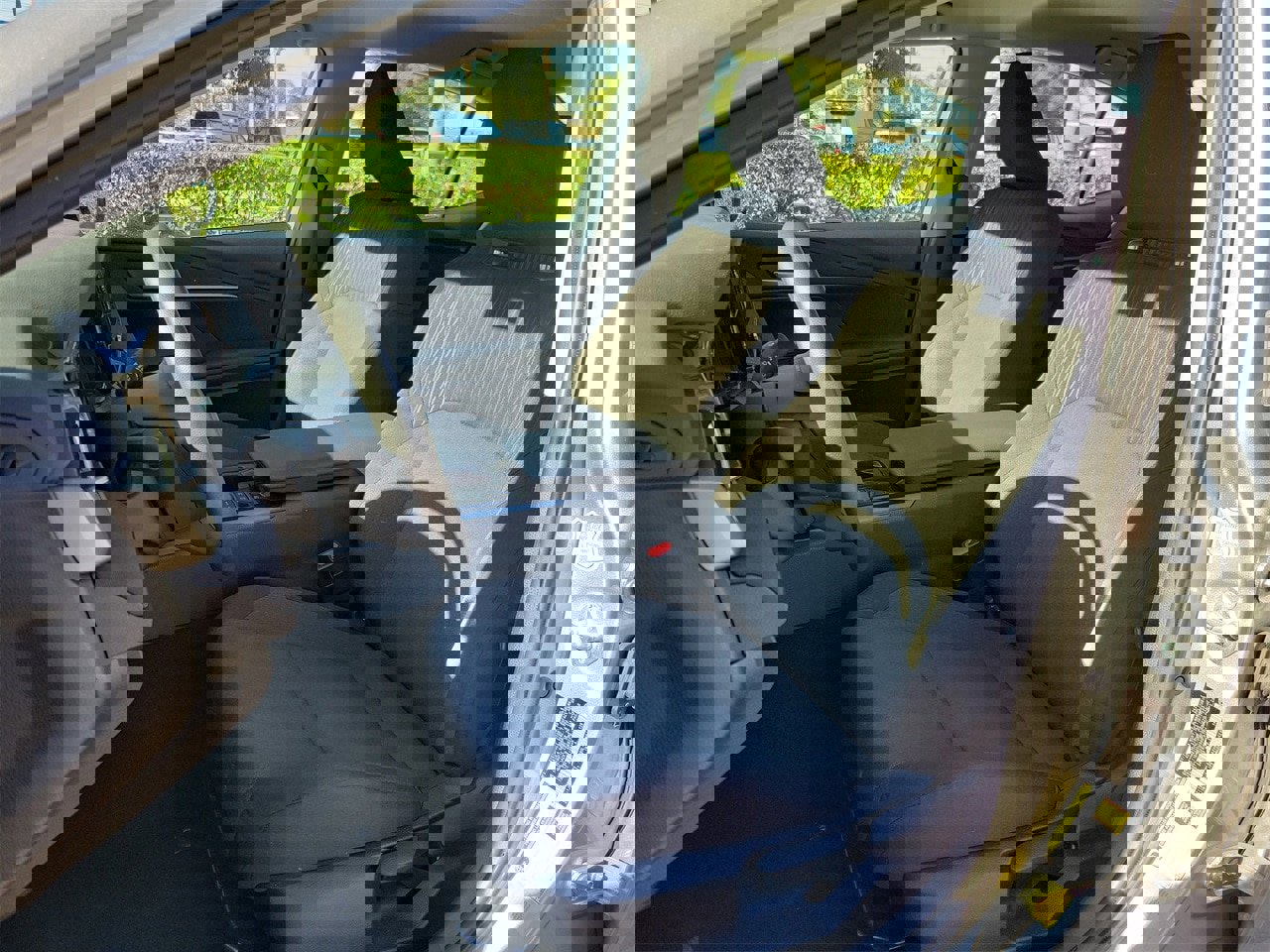 Used 2025 Toyota Camry LE image 17