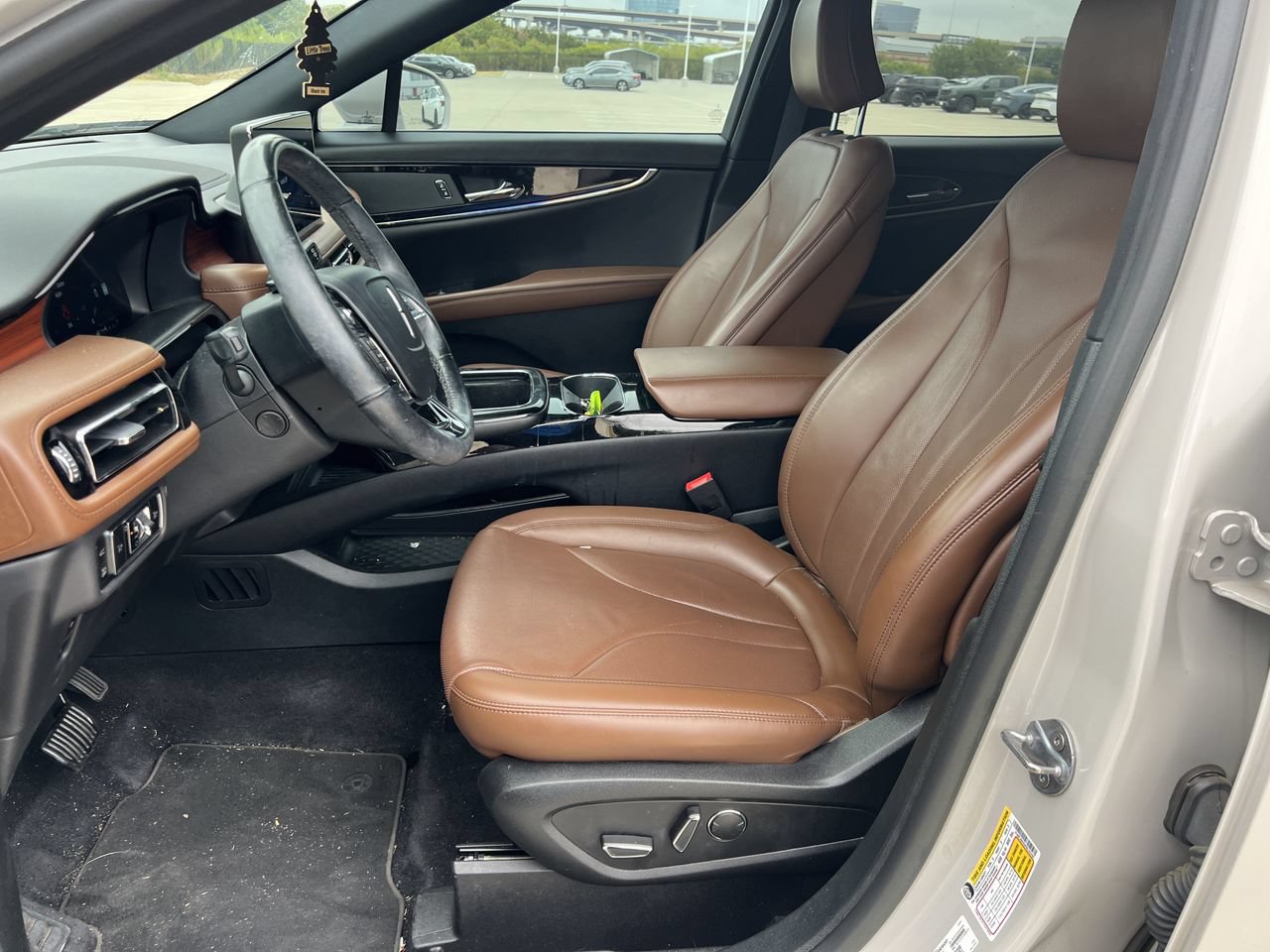 Used 2023 Lincoln Nautilus Reserve AWD/4WD image 5
